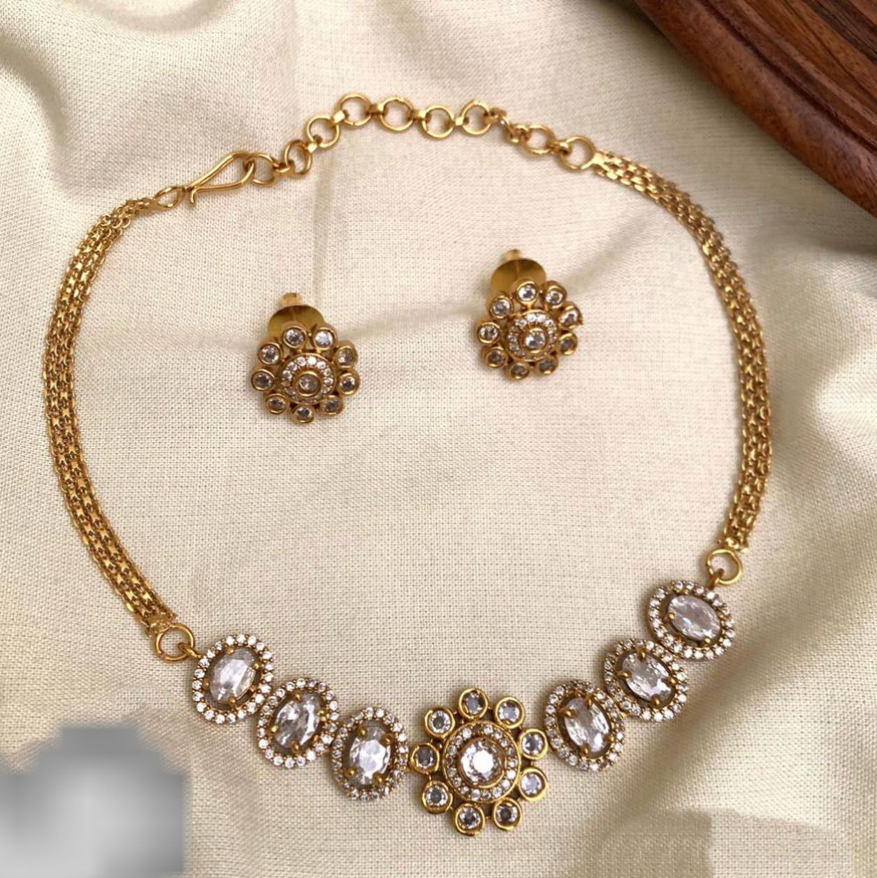 White Stone Chain Neckalce